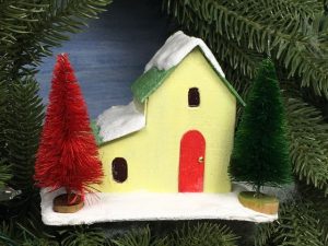 Front view of the Split Level Christmas paper house