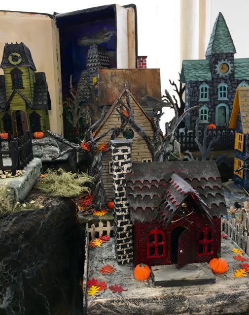 Halloween paper houses made for Habitat Fundraiser #halloweenvillage #putzhouse #glitterhouse #papercraft