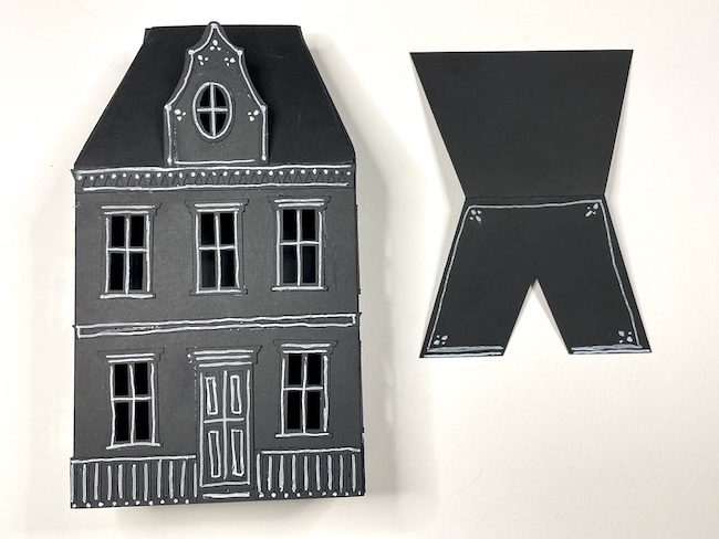 Maison de Halloween house before over-roof applied